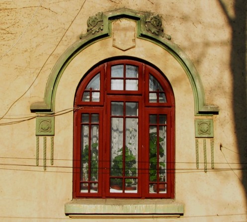 Window, Mantuleasa neighborhood, Bucharest