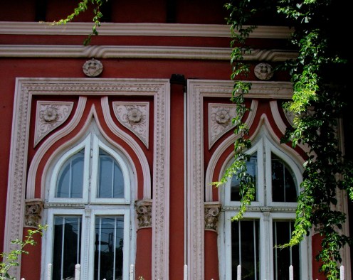 Early Neo-Romanian style windows with pointed arches, Bucharest