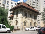 Sf Apostoli Church Bucharest, the parish house