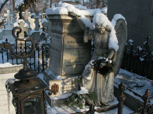 Funerary monument in Bellu Cemetery, Bucharest