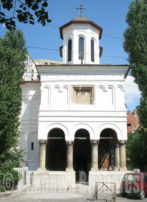 Sf Apostoli Church, Bucharest (1636)