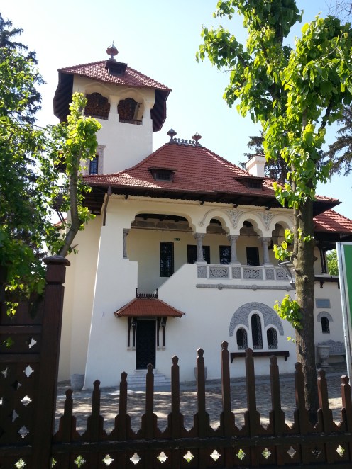 villa-minovici-fence-bucharest