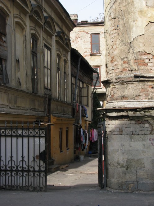 House entrance, Calea Rahovei Bucharest
