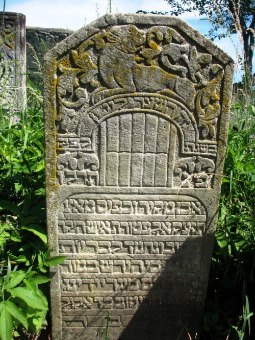jewish-tombstone-siret-cemetery