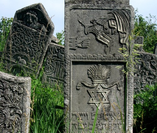 tombstones-jewish-cemetery-siret